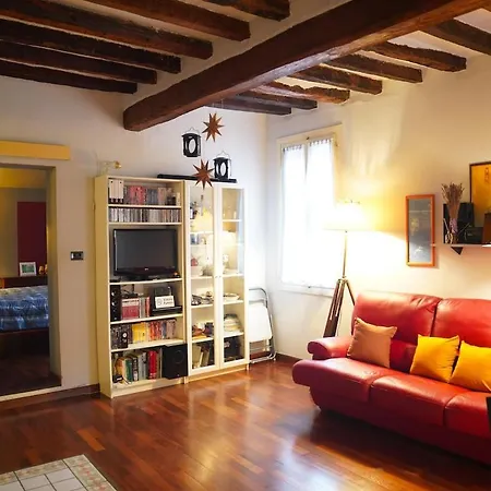 Maison Mondrian Appartamento Con Ascensore A Due Passi Dal Duomo Modena
