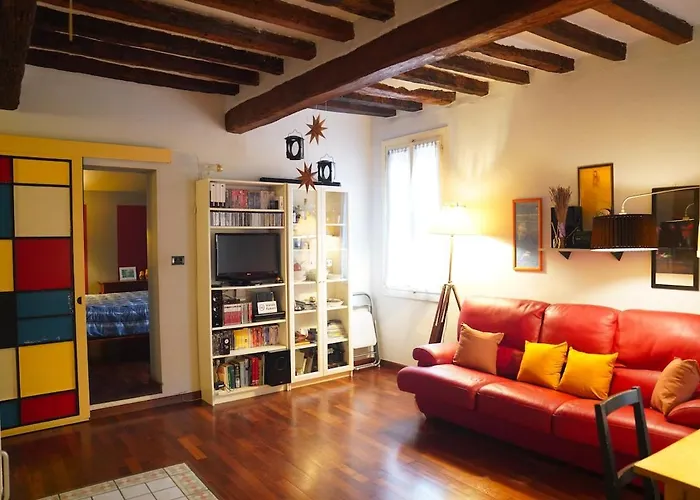 Maison Mondrian, A Due Passi Dal Duomo 摩德纳